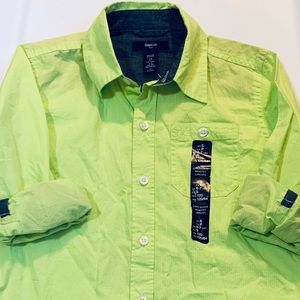 Boys’ GapKids button-down shirt - size 6/7